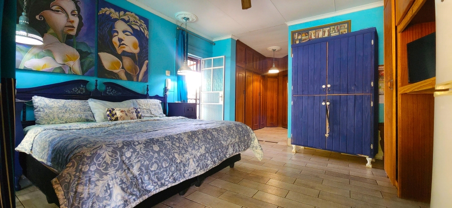 5 Bedroom Property for Sale in Kannoniers Park North West